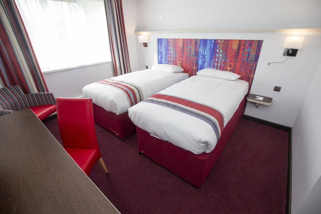 Hotel Ramada Milton Keynes Zewnętrze zdjęcie
